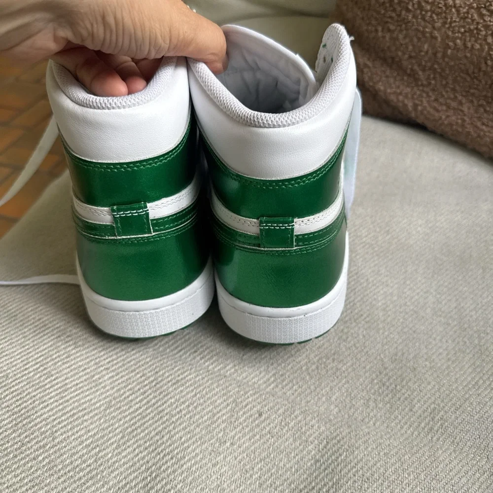 Jordan 1 High Golf Metallic Green Men's size 11